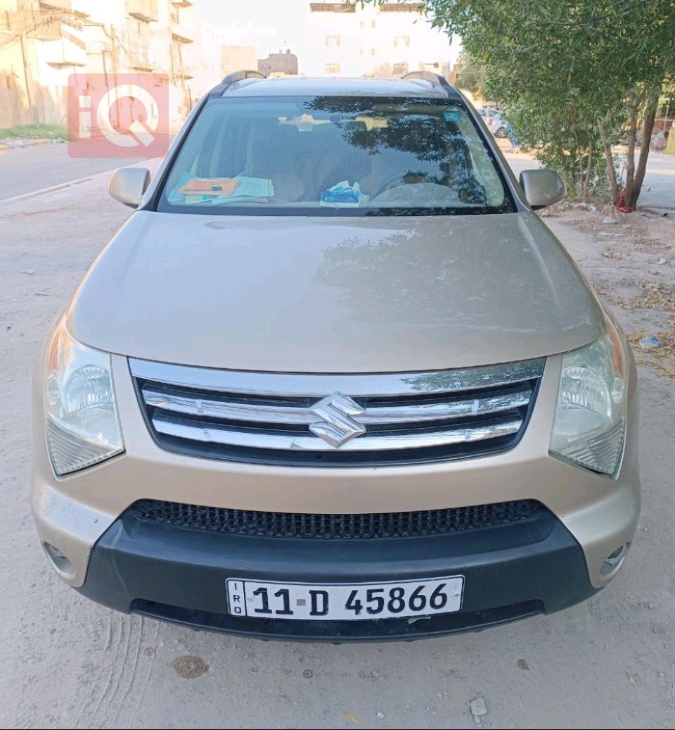 سوزوكي XL7